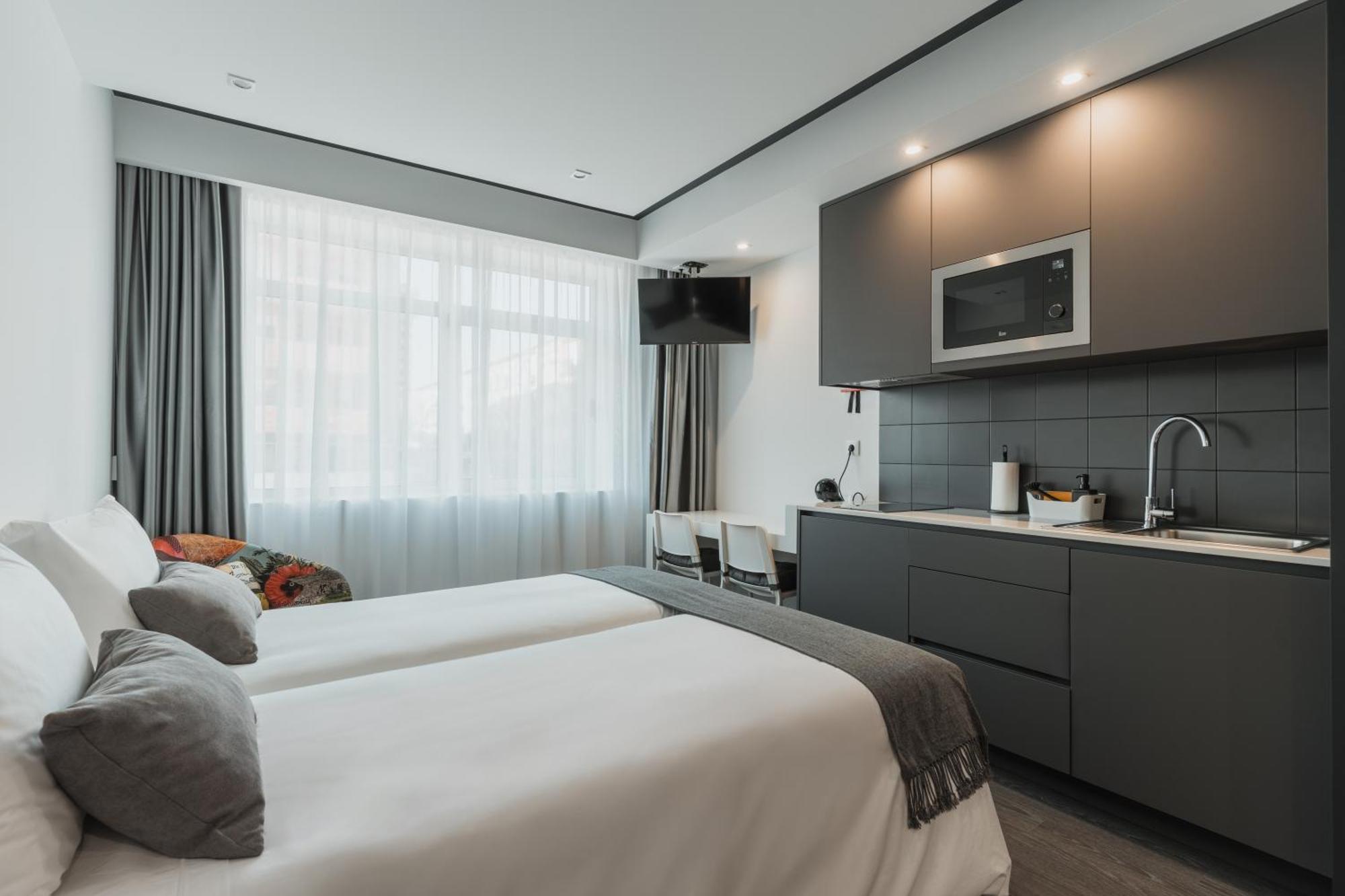 Avenida Concept Studios Авейру Экстерьер фото